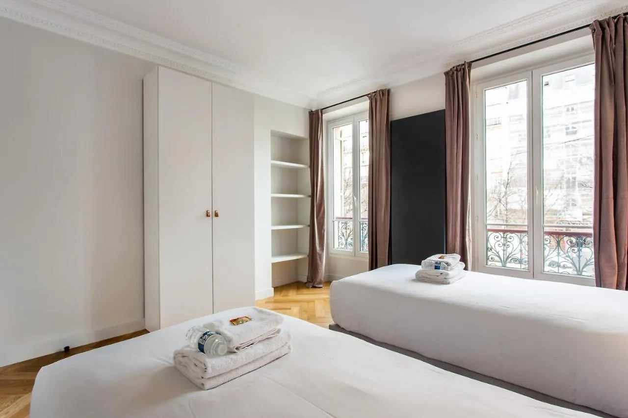 Magnificent Apartment - 3Br- 8P - Batignolles باريس 0*,