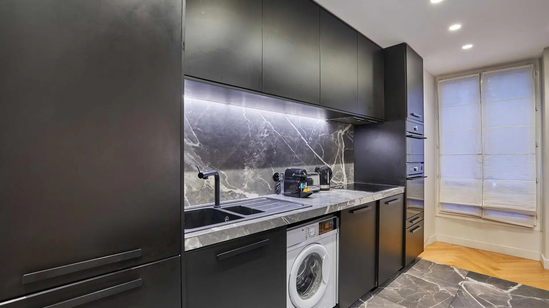 Magnificent Apartment - 3Br- 8P - Batignolles باريس 0*,